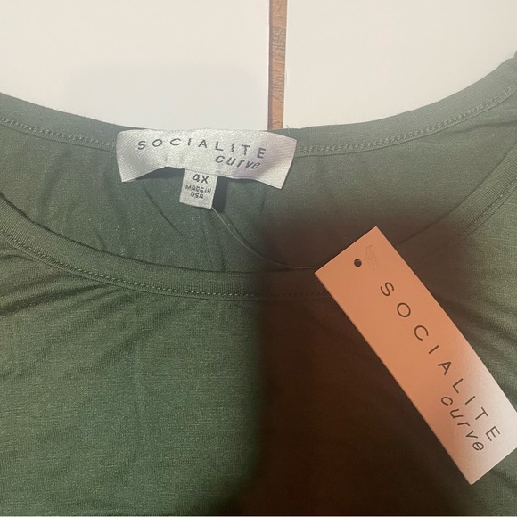 Socialite Wmns plus size sleeveless shirt ruched sides long torso green size 4xl - Picture 4 of 8